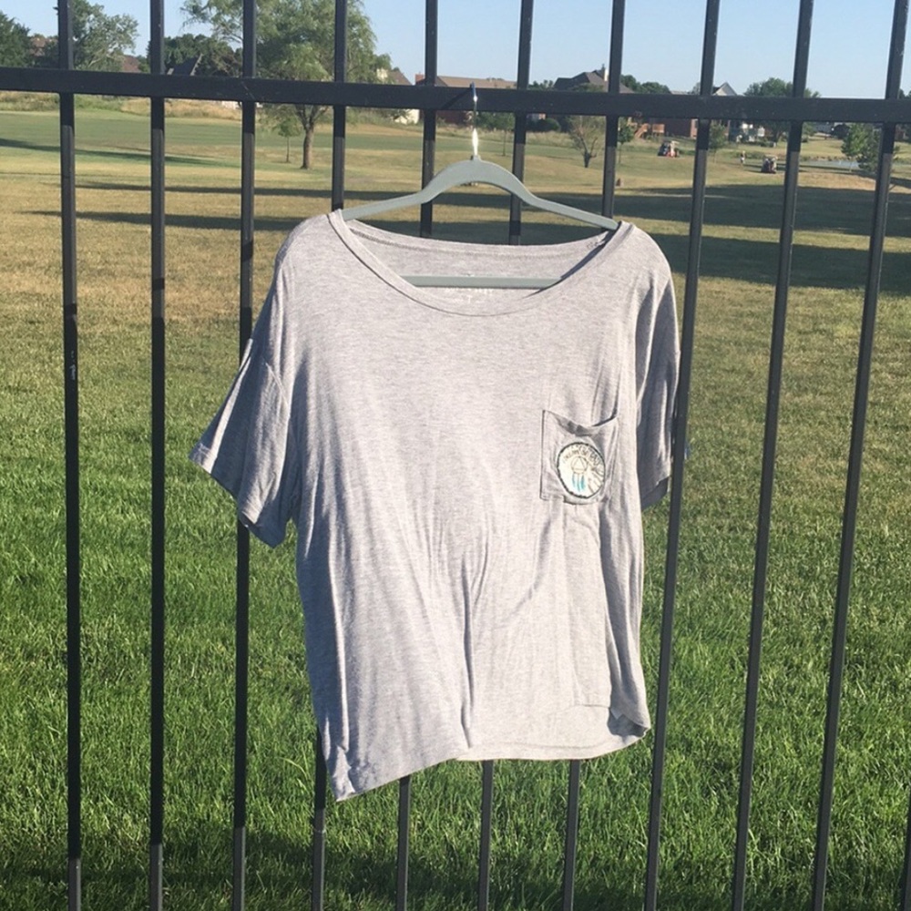 A American Eagle t-shirt